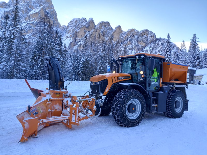 JCB