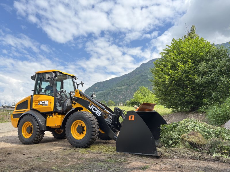 JCB